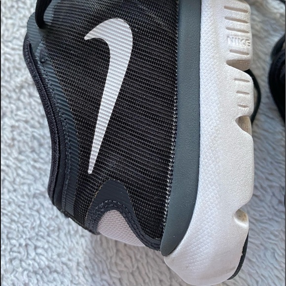 USED NIKE SHOES - Picture 13 of 16